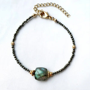 Natural Bracelets Jewels® - Fashionable Charm With Square Stone woman - NaturJewels®