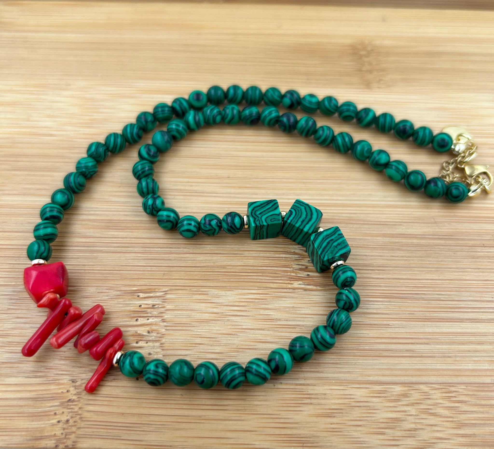 Natural Coral® - Ethnic red coral necklace with luxurious natural stones - NaturJewels®